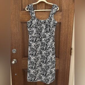 Size 14 Alfani Black and White Floral Silk empire waist dress-lined
